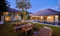 4 Bedrooms Villa Casa Evaliza  in Seminyak